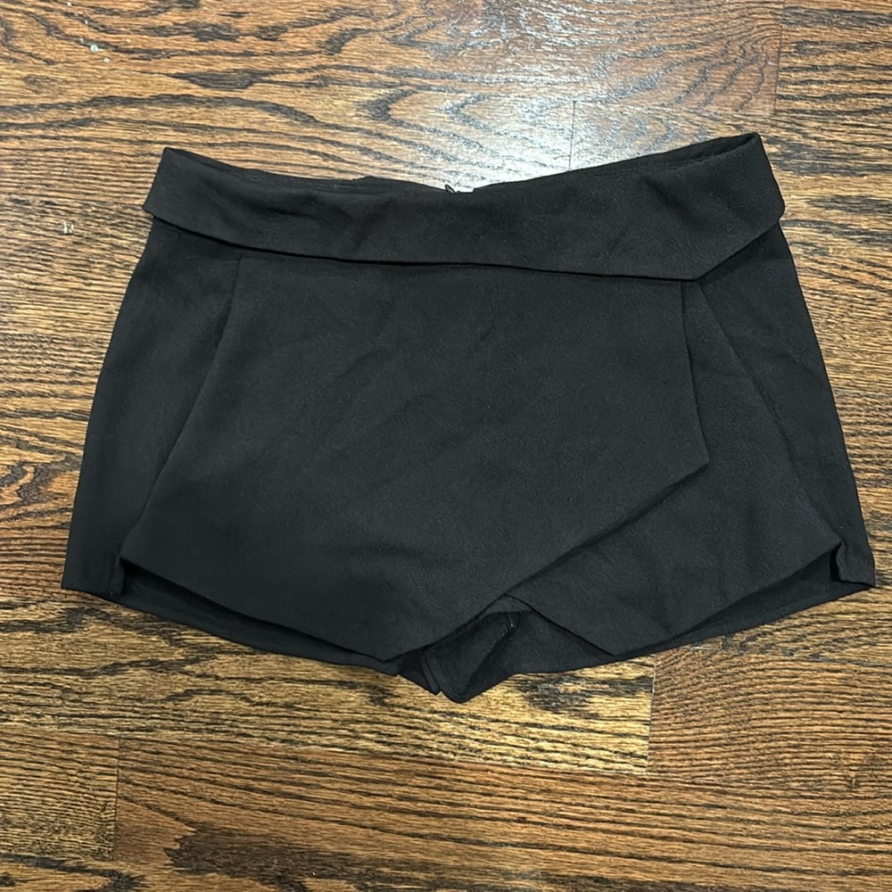 Black short skort